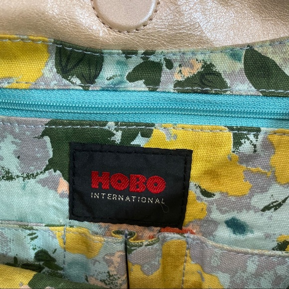 Vintage Champagne Gabor by HOBO - Picture 8 of 9